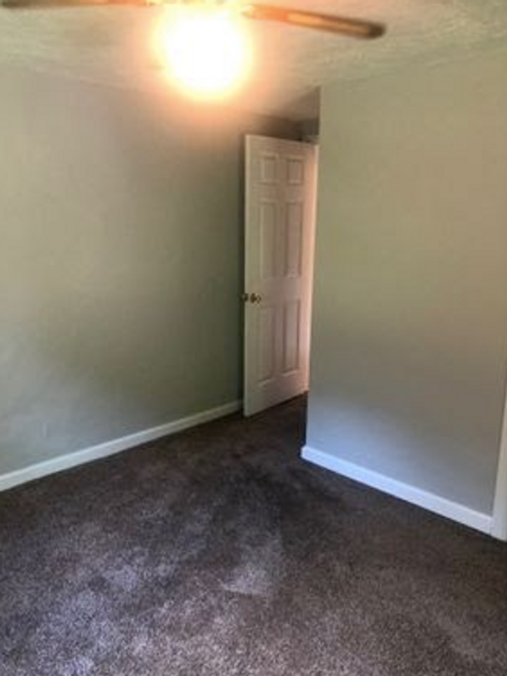 2313 N Headley Rd - Photo 5 of 31