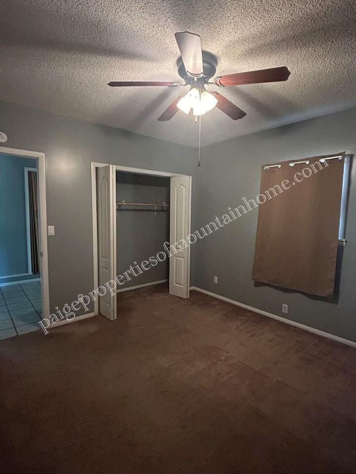 659 Kenway St - Photo 2 of 21