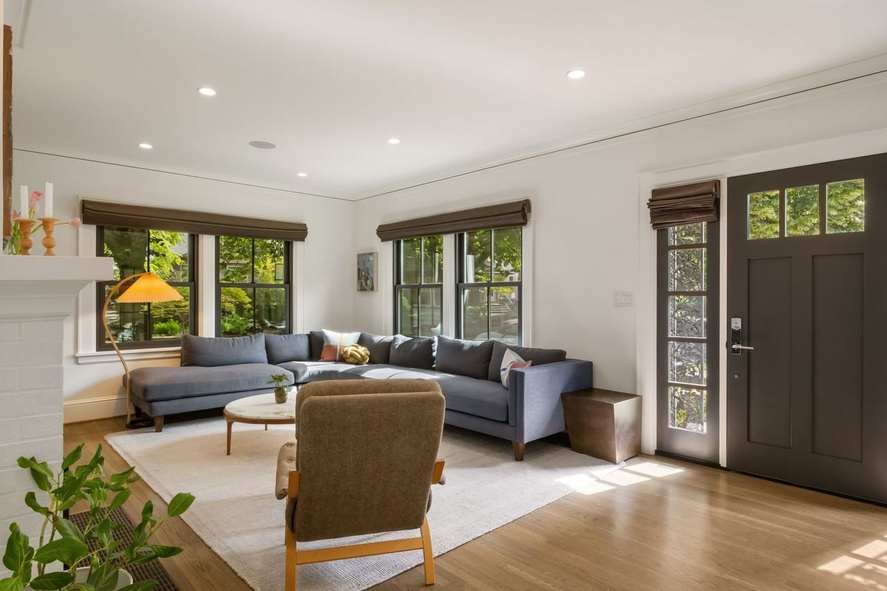 2835 Ne 40th Ave - Photo 3 of 39