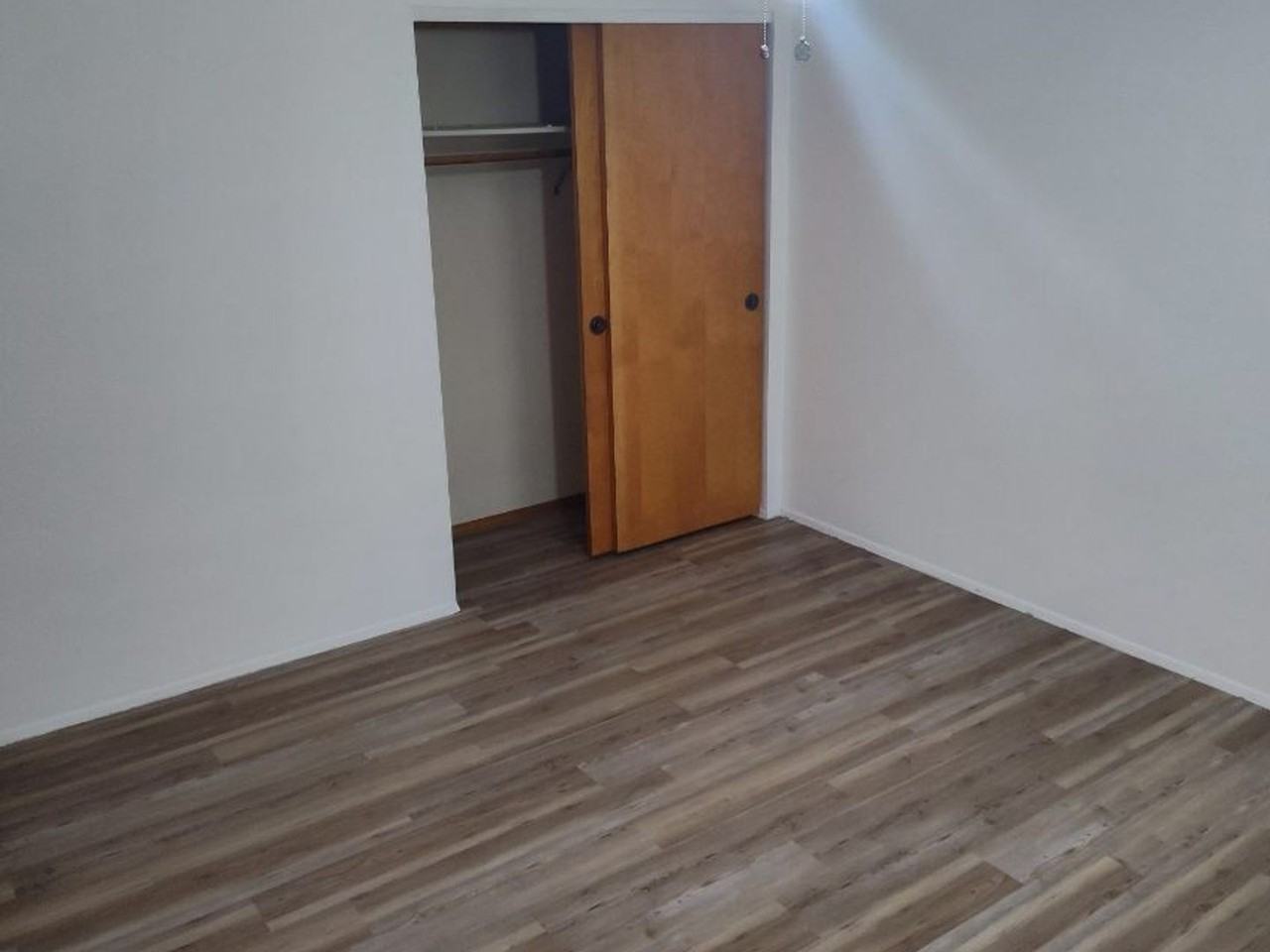 1670 Fairmount Dr - Photo 4 of 17
