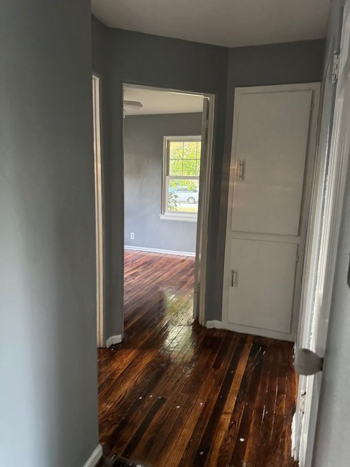 2005 Riverside Dr - Photo 2 of 6