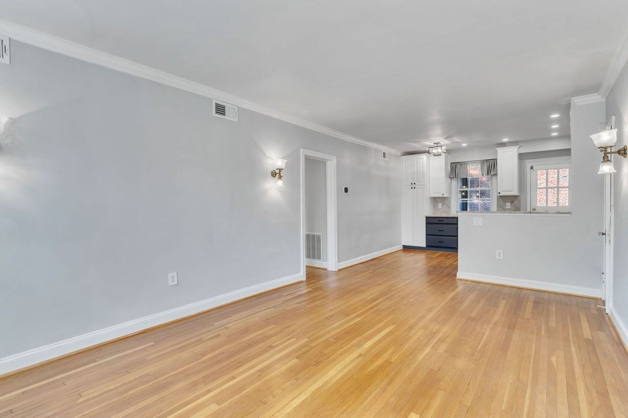 300 Commonwealth Ave - Photo 2 of 20