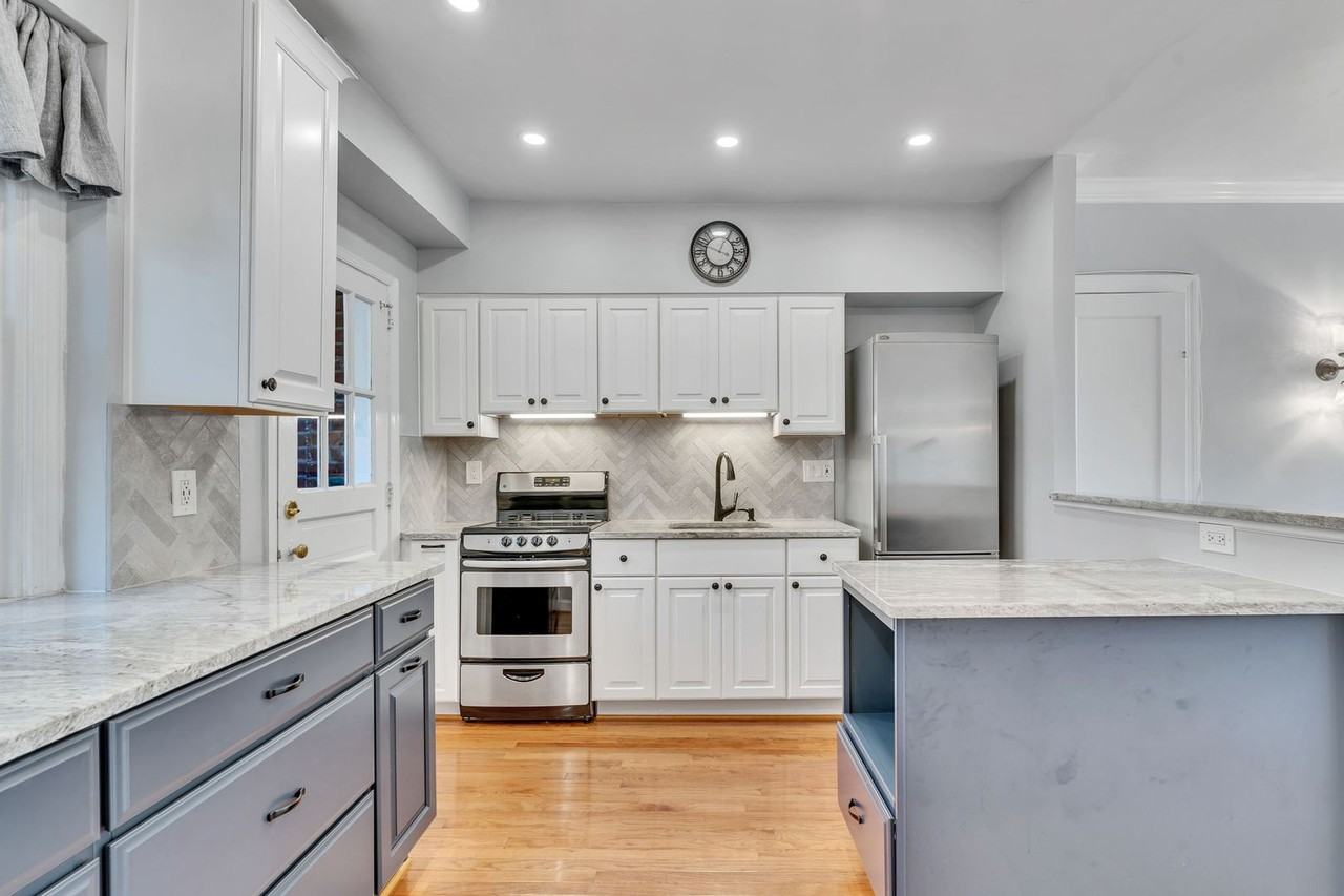 300 Commonwealth Ave - Photo 5 of 20