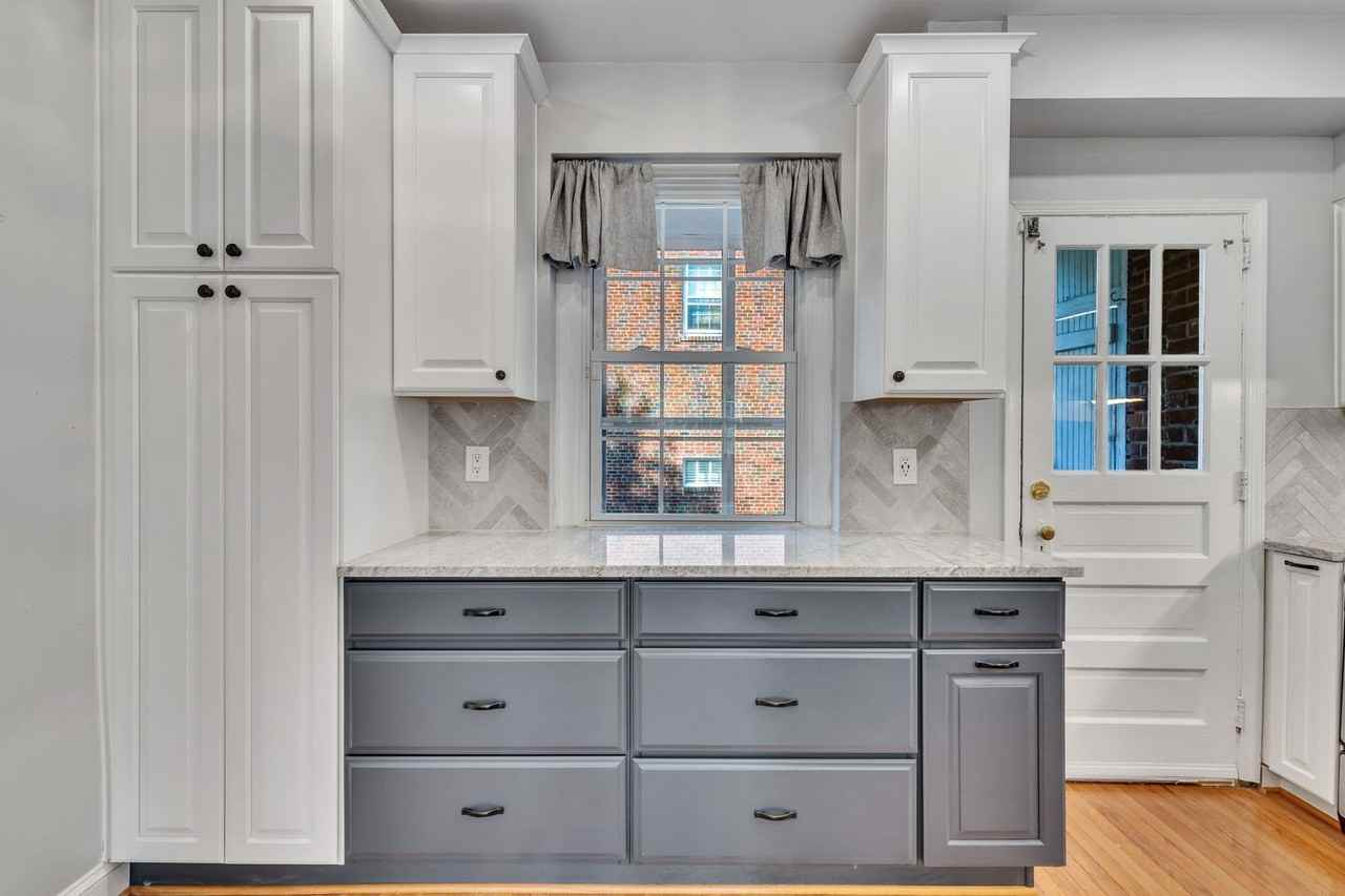 300 Commonwealth Ave - Photo 6 of 20