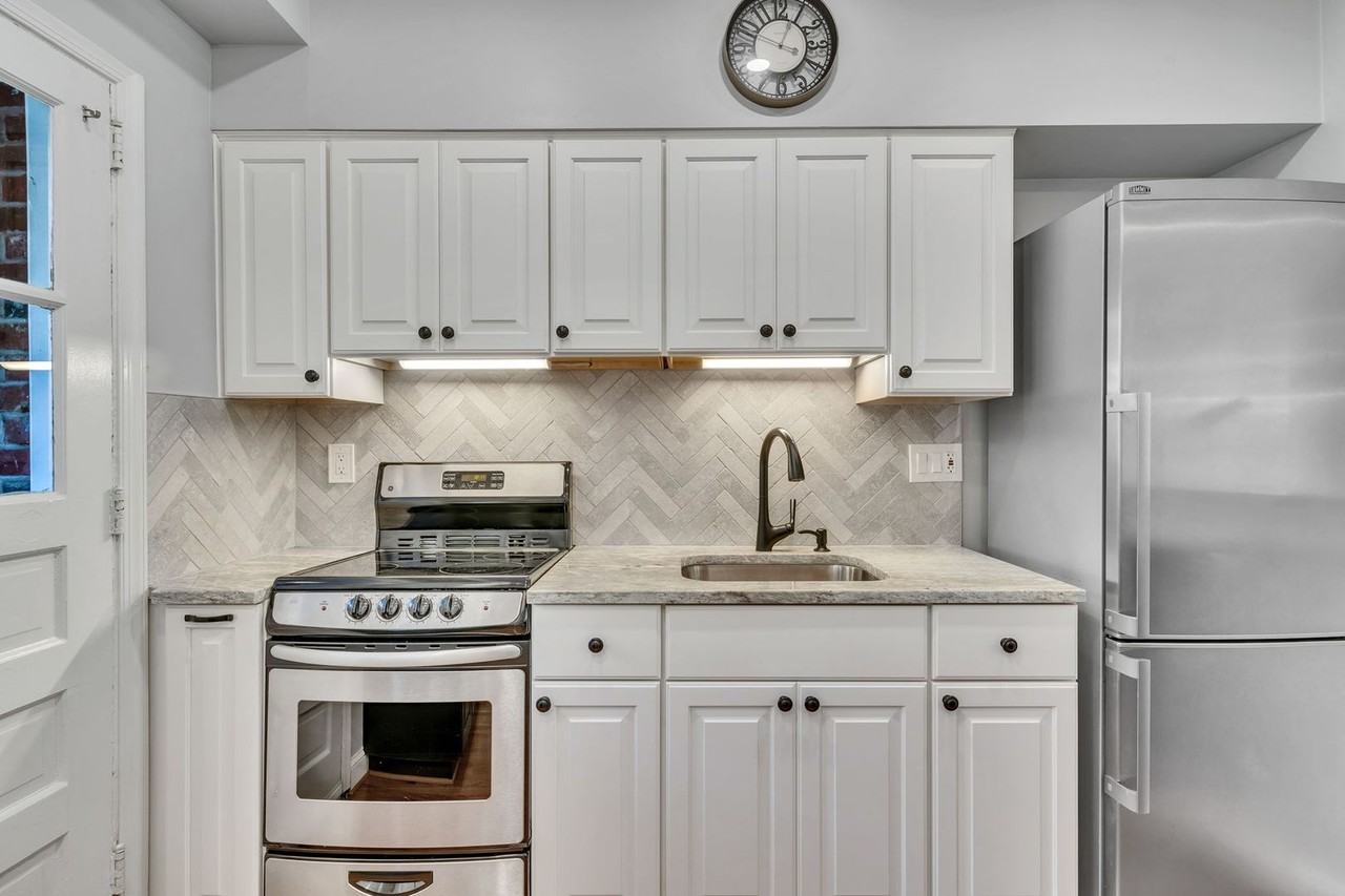 300 Commonwealth Ave - Photo 7 of 20