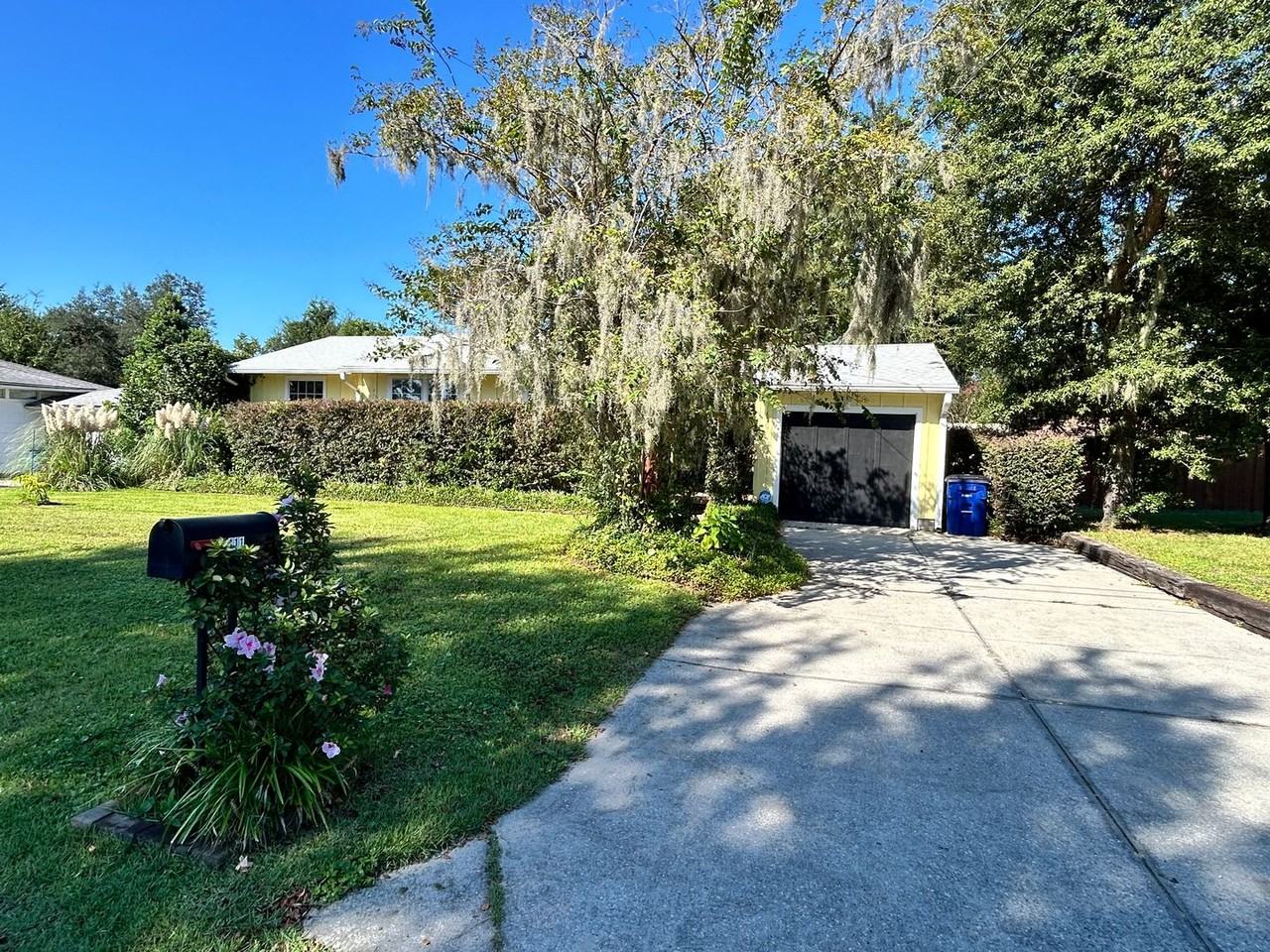 111 N Cove Ave - Photo 2 of 50