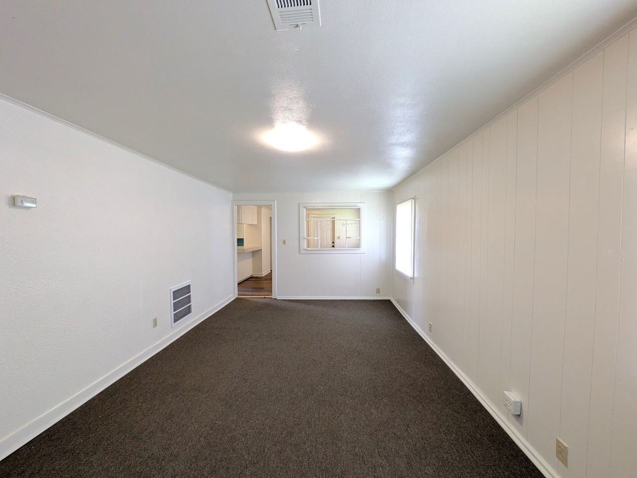 105 Hebert St - Photo 3 of 12