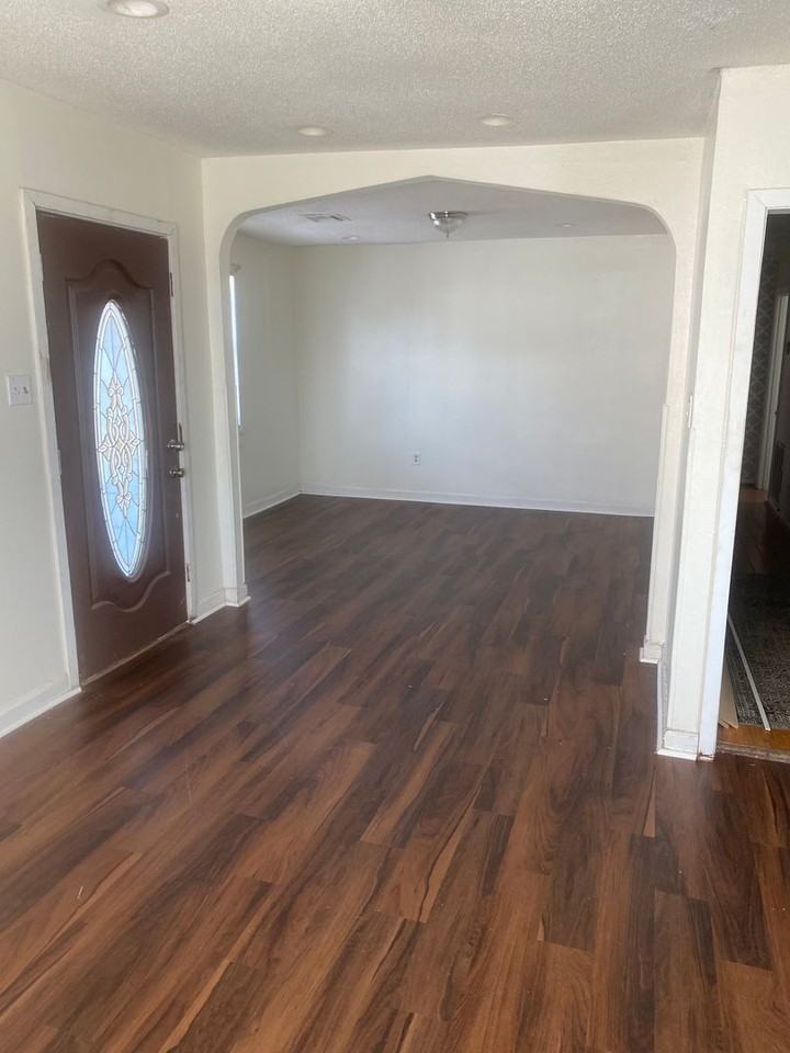 2313 Stafford St - Photo 2 of 9