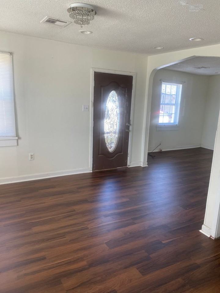 2313 Stafford St - Photo 3 of 9