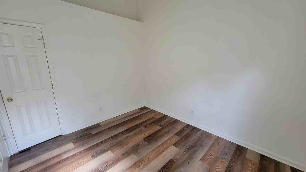 7 Wooddale Ct - Photo 5 of 12