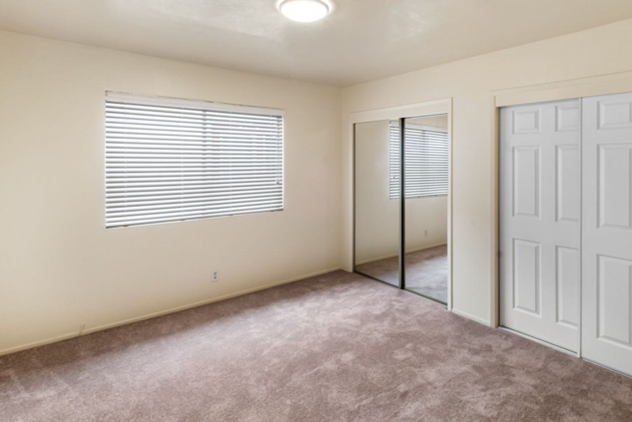 1001 63rd St #5 - Photo 3 of 5