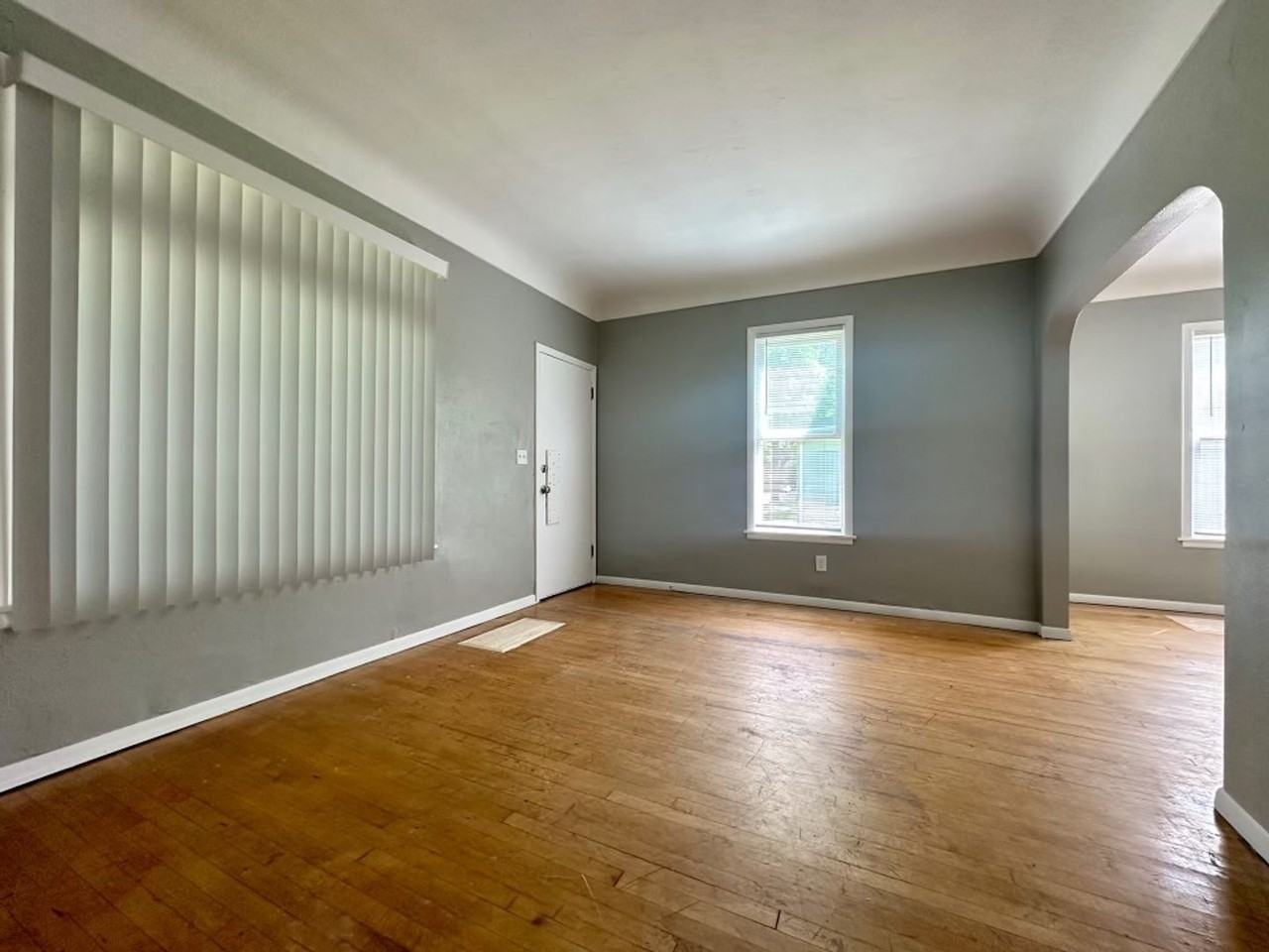 1054 Edmund Ave - Photo 3 of 9