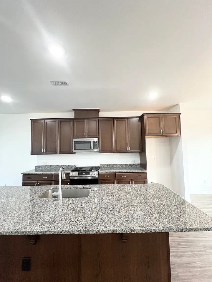 9214 Walnut Hill Rd Nw - Photo 2 of 23