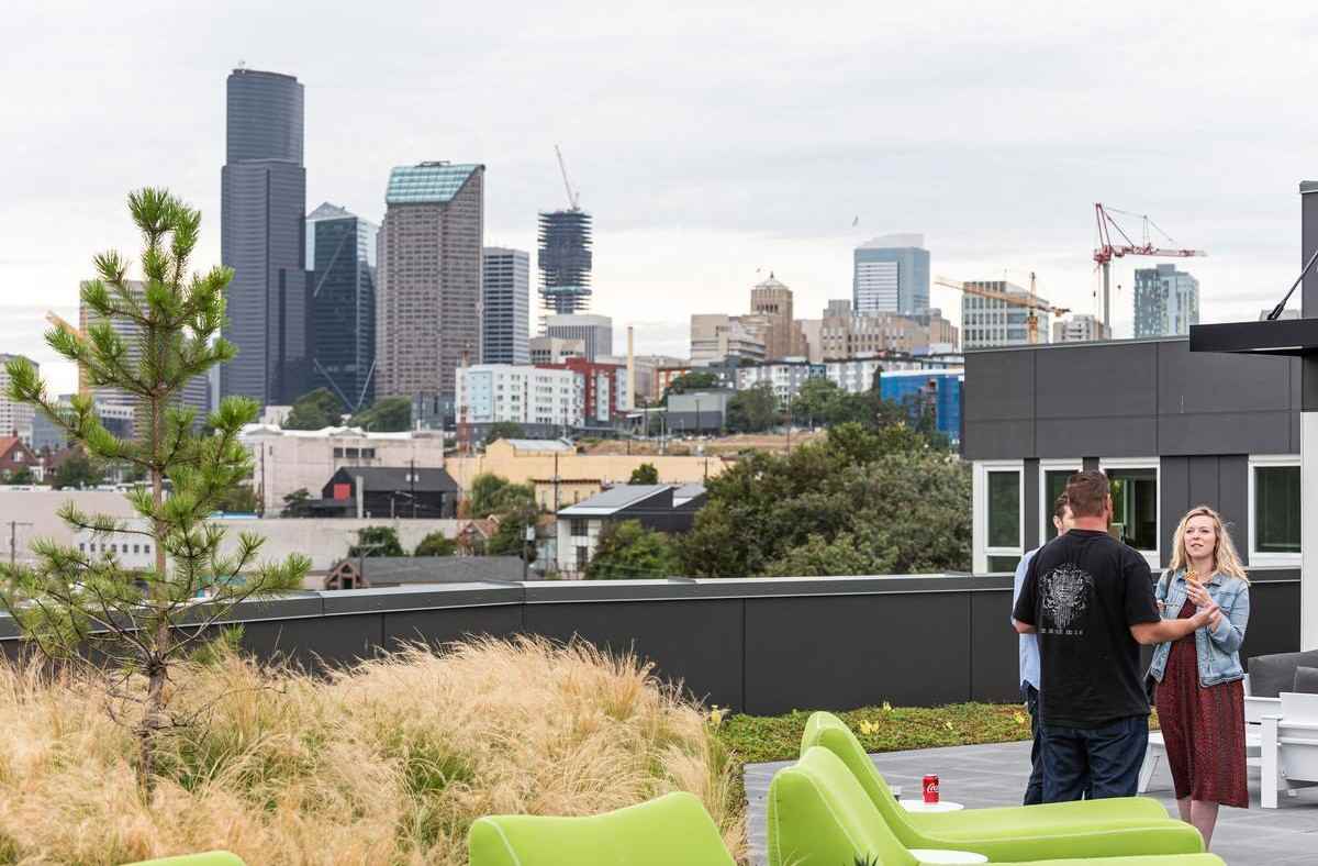 1601 S Lane St - Photo 7 of 31