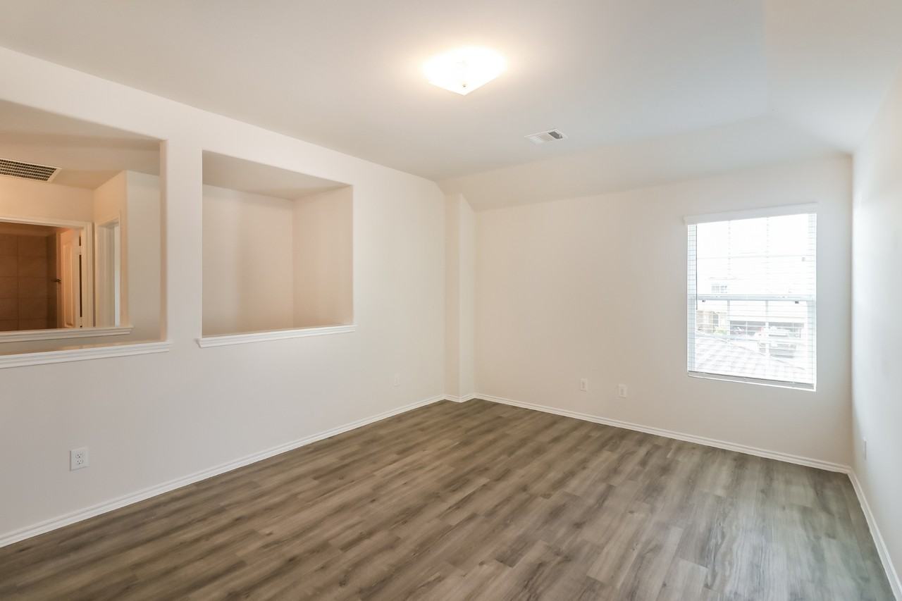 Camellia - Photo 5 of 45