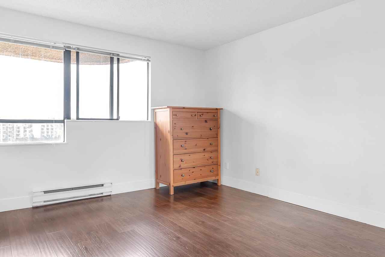 1026 Queens Avenue - Photo 11