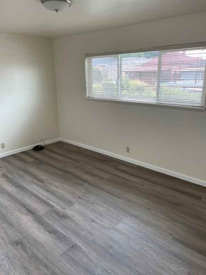 516 Buena Vista Ave #K - Photo 6 of 11