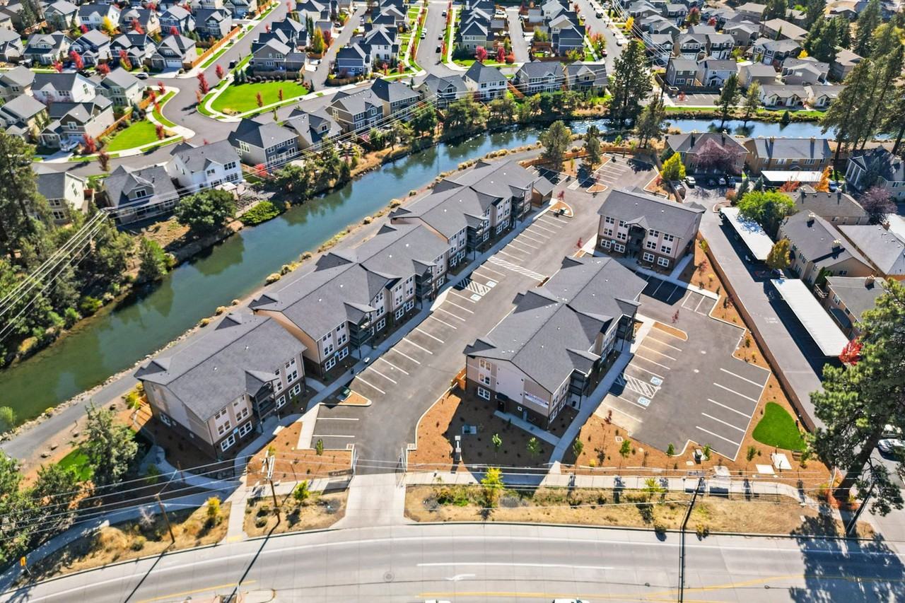 Edgewater Apartments - Photo 4 of 50