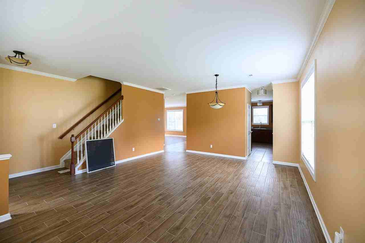 2000 Lannigan Dr - Photo 7 of 34