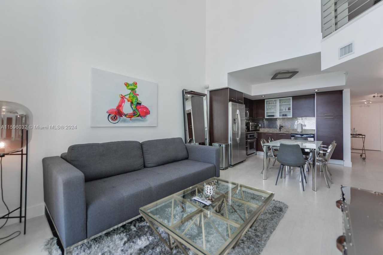 41 Southeast 5th Street #2009 - Photo 5 of 10