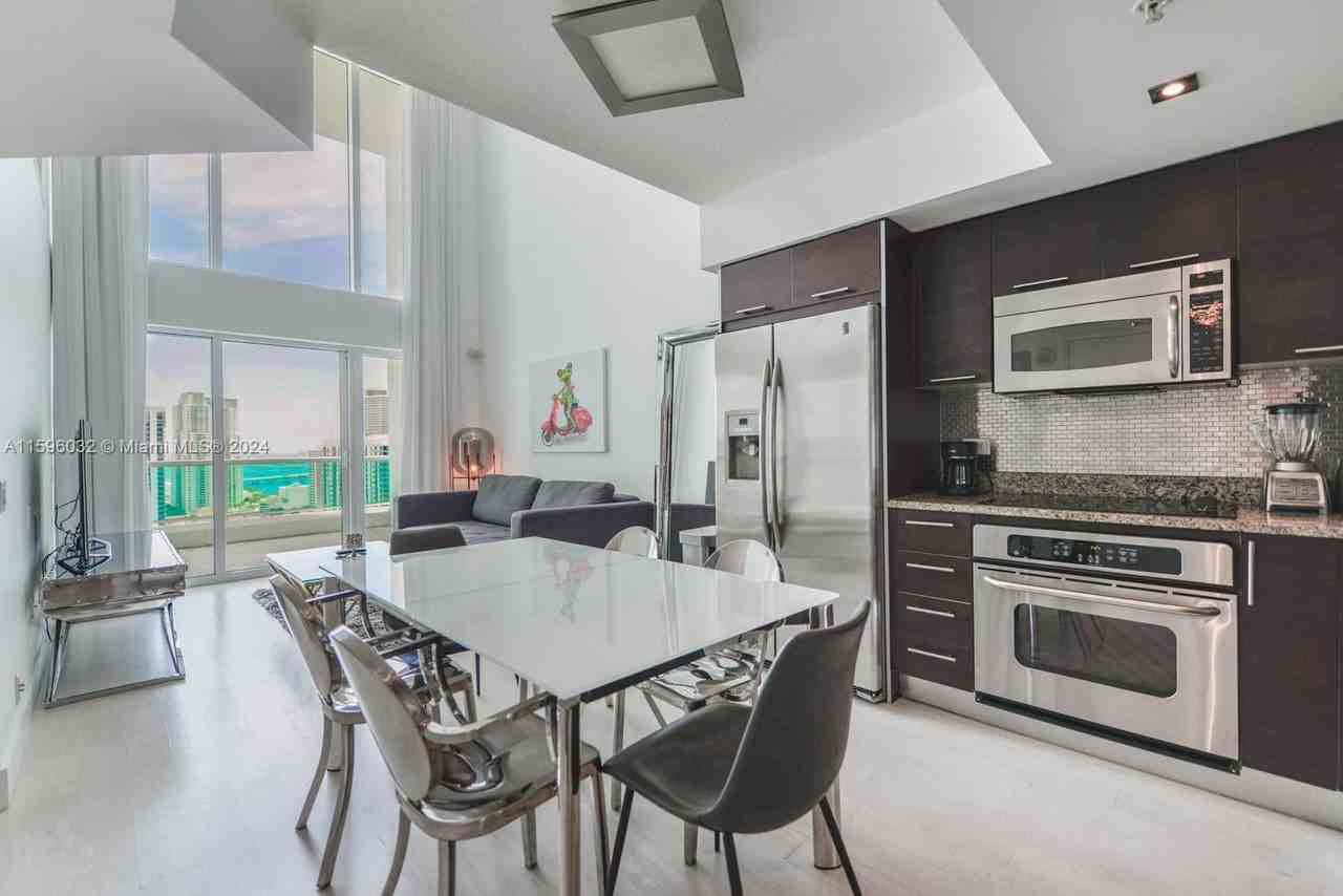 41 Southeast 5th Street #2009 - Photo 7 of 10