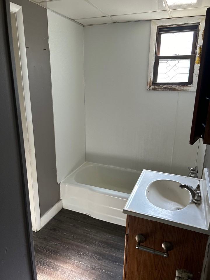 128 N Gallatin Ave #A - Photo 7 of 7