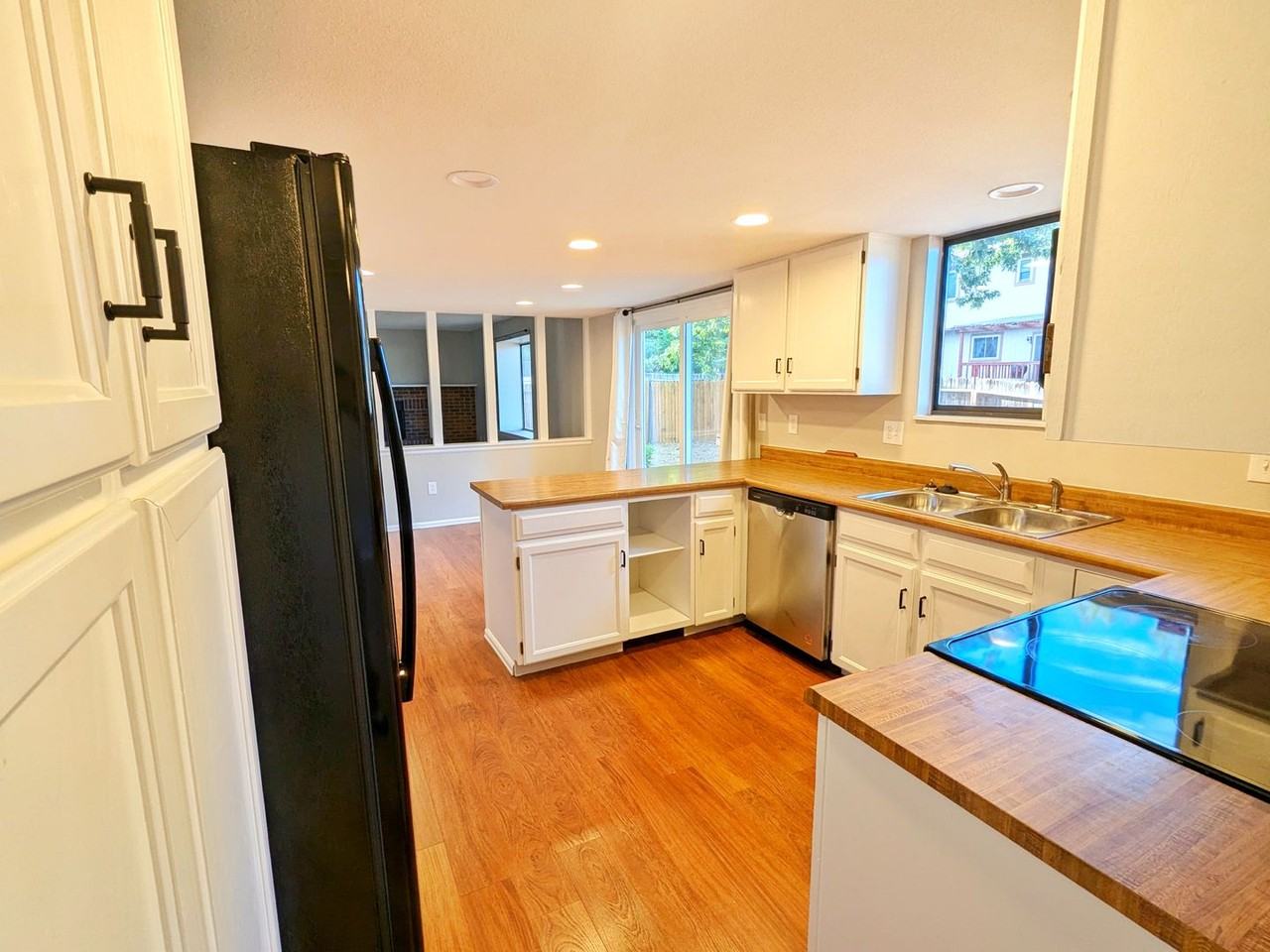 2745 Black Diamond Ter - Photo 7 of 37