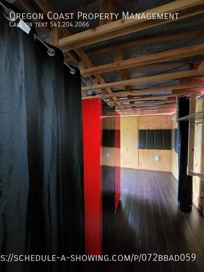 1645 Deer Rd - Photo 2 of 36