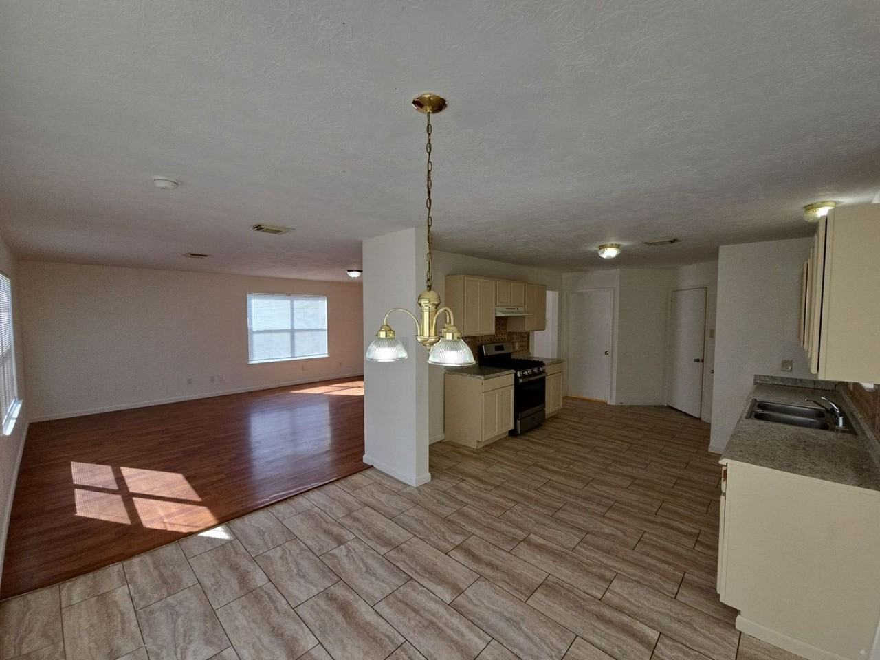 21802 Westfield Ridge Dr - Photo 3 of 41