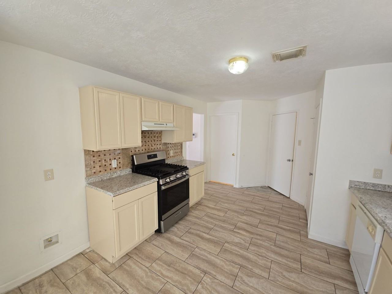 21802 Westfield Ridge Dr - Photo 5 of 41
