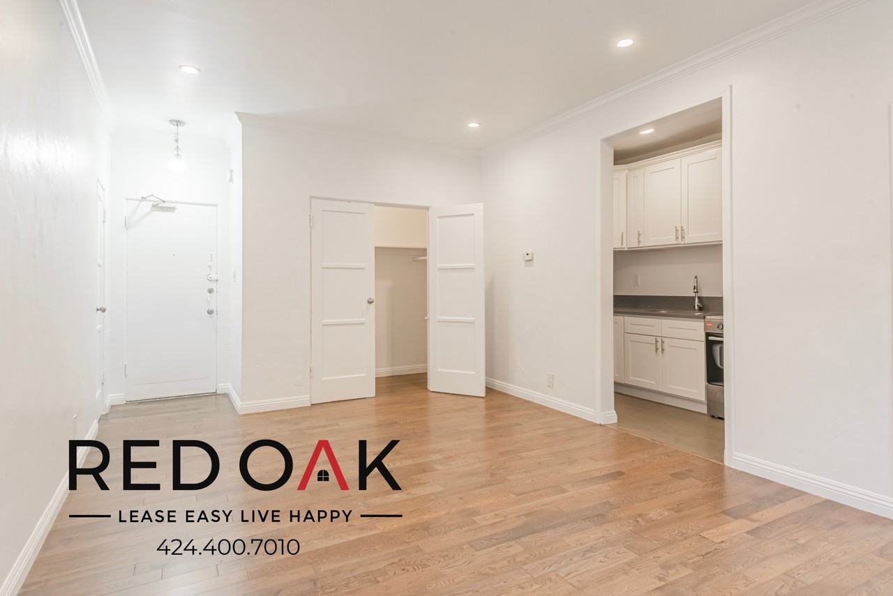 706 1/2 N St Andrews Pl #103 - Photo 3 of 7