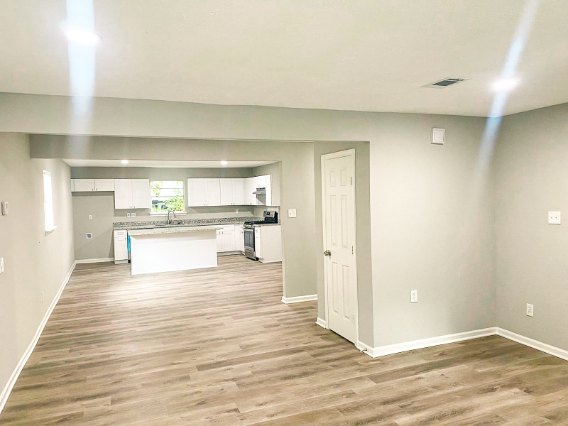 305 Red Haven Dr - Photo 3 of 16