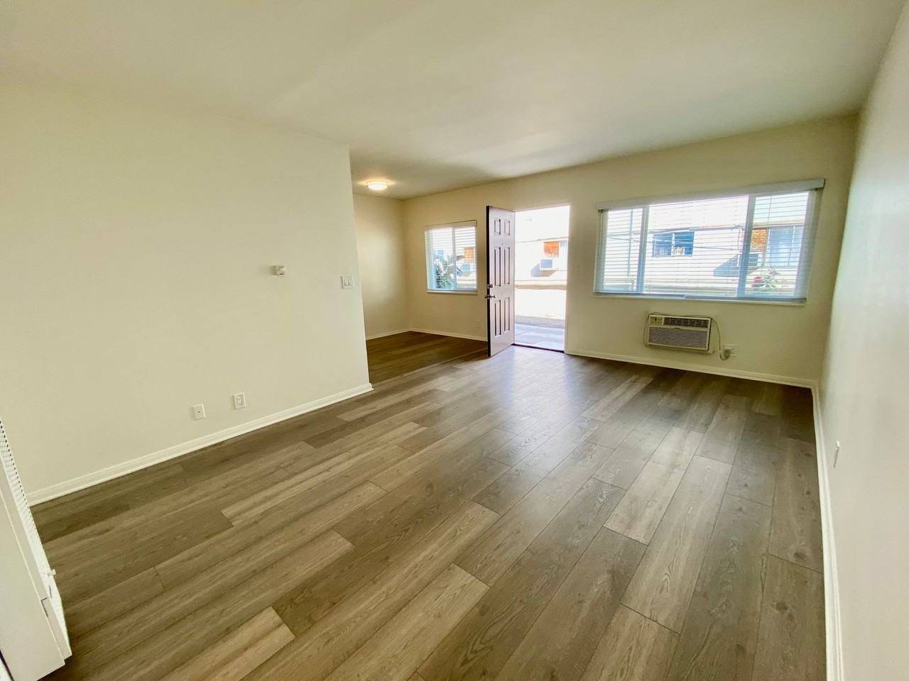 7418 Alabama Ave #4 - Photo 4 of 15
