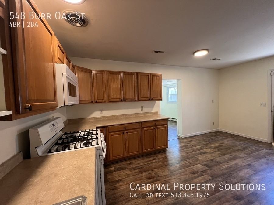 548 Burr Oak St - Photo 2 of 28