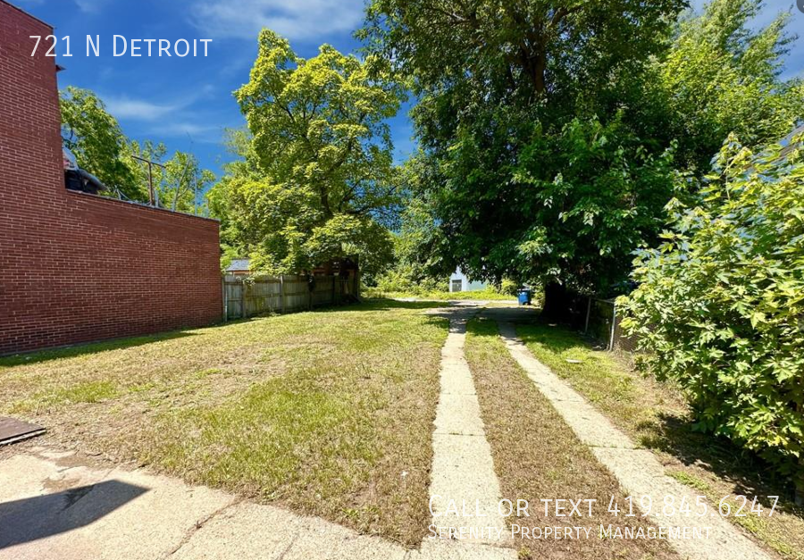 721 N Detroit Ave - Photo 3 of 3