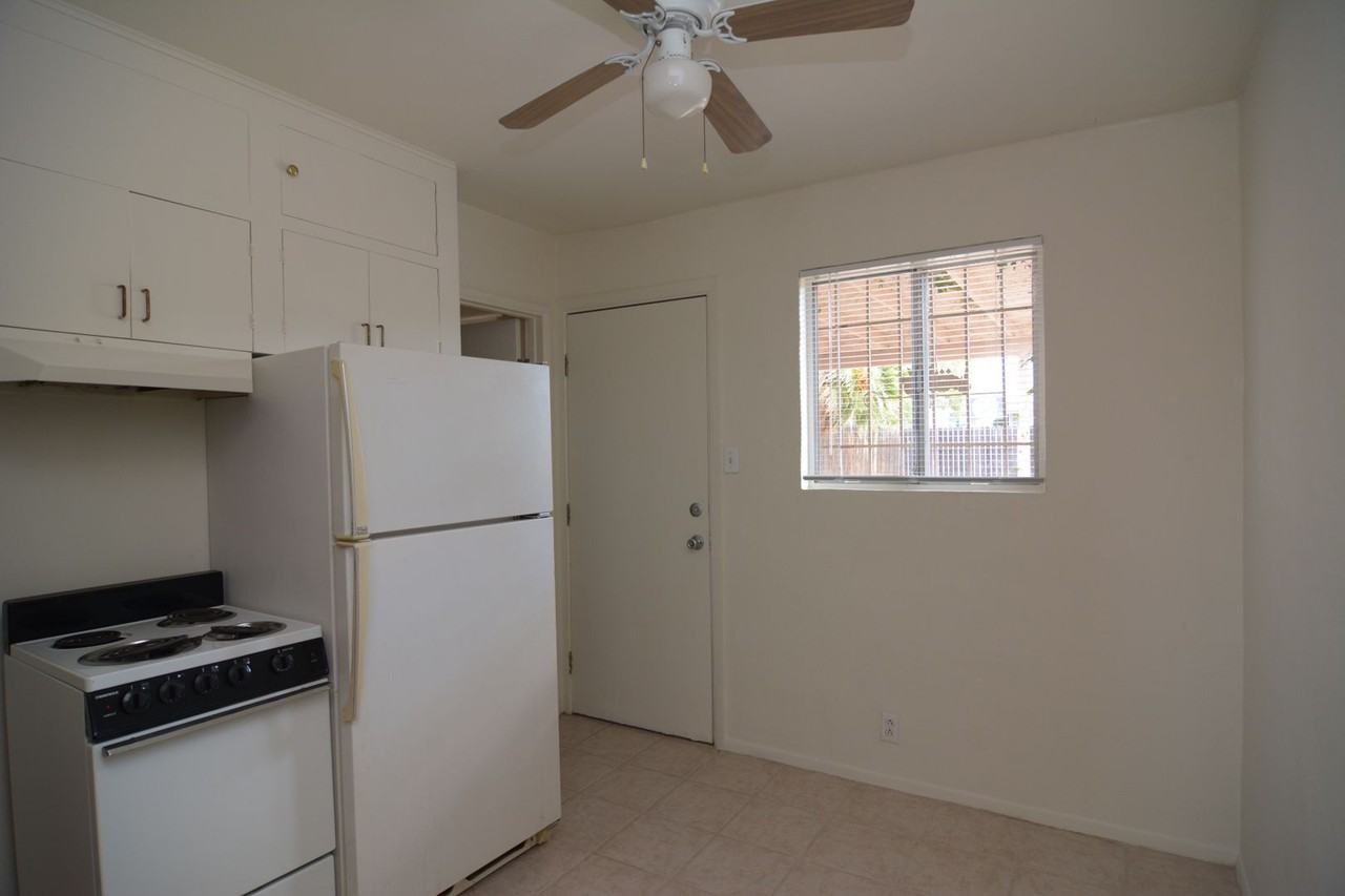2866 N Eastgate Dr - Photo 5 of 11