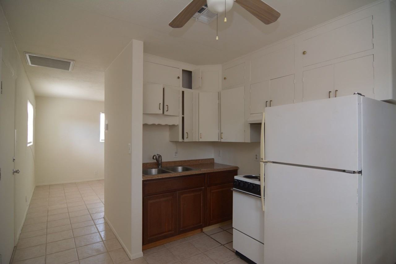 2866 N Eastgate Dr - Photo 6 of 11