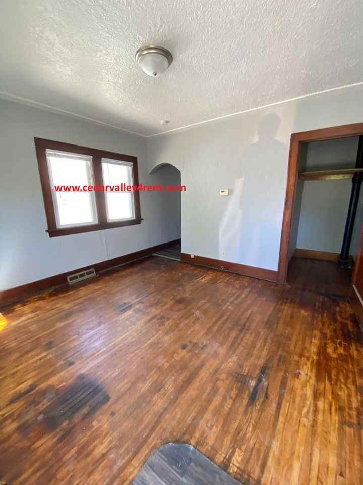 311 Dearborn Ave - Photo 2 of 7