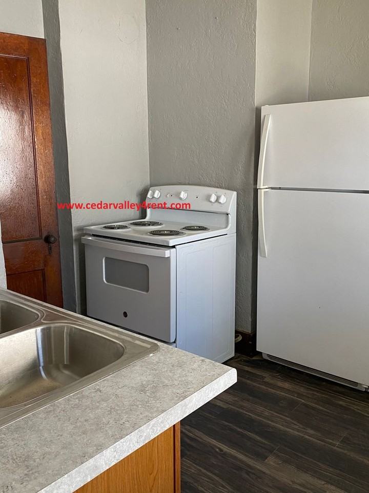 311 Dearborn Ave - Photo 4 of 7