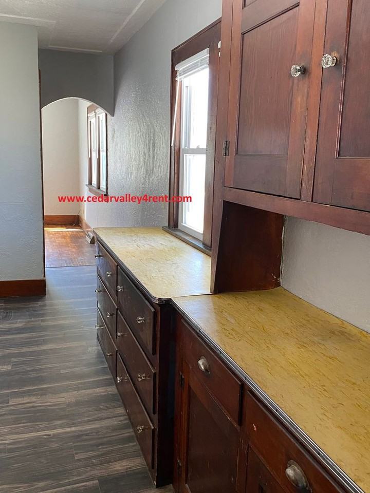 311 Dearborn Ave - Photo 5 of 7