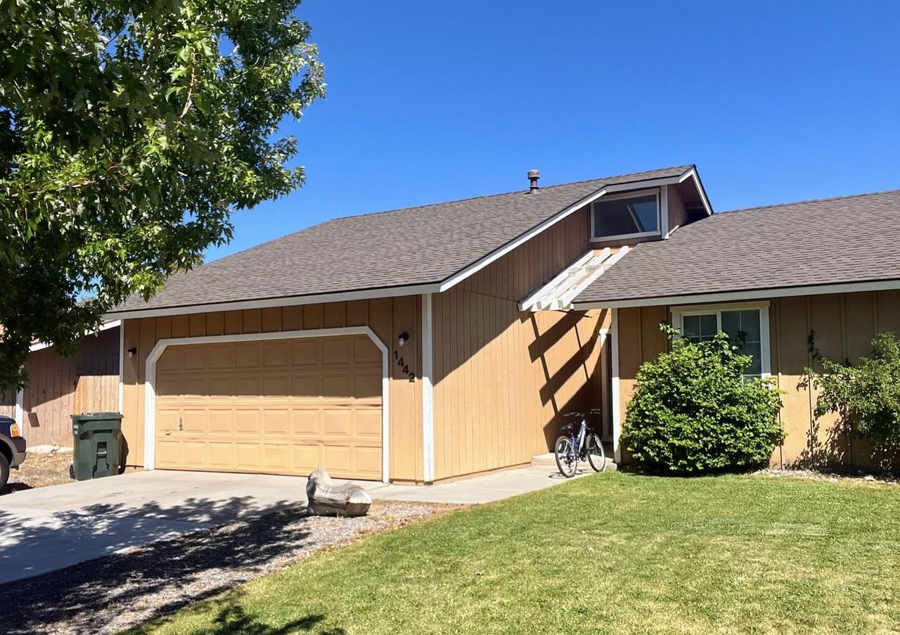 1442 Bumblebee Dr - Photo 2 of 2
