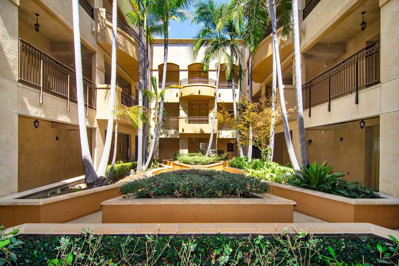 THE MONTGOMERY - Photo 5 of 9