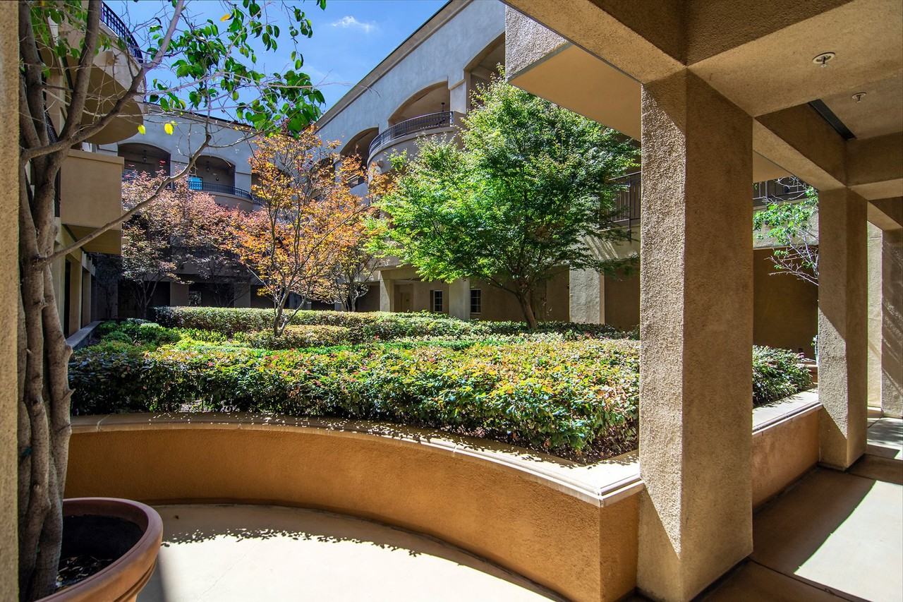 THE MONTGOMERY - Photo 6 of 9