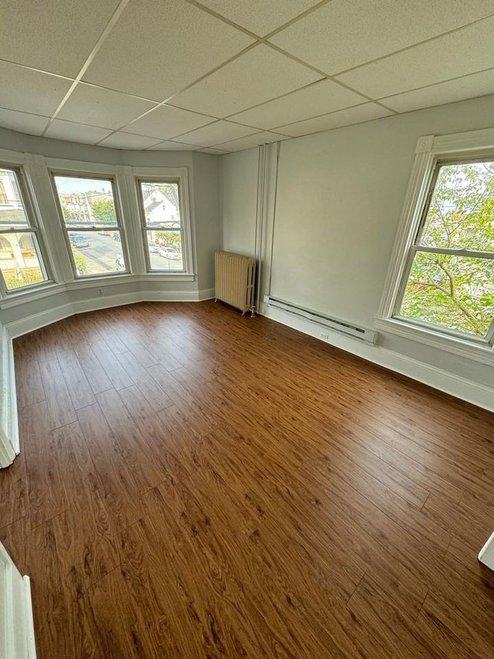 200 S 12th Street - Photo 3 of 15