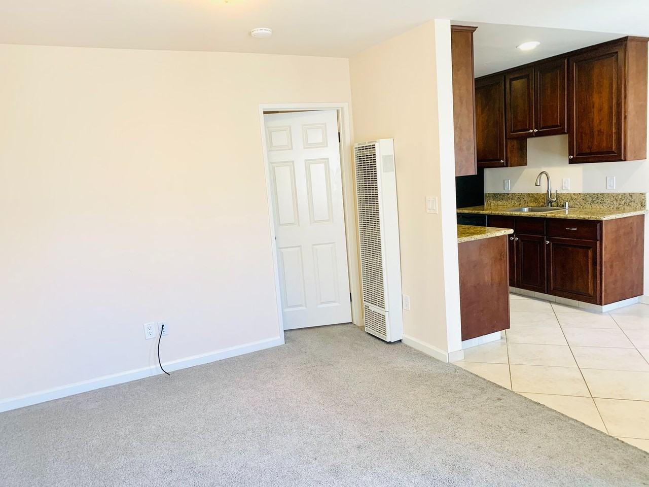1537 Linwood St - Photo 2 of 20