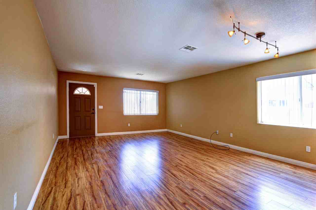 7545 Tumbling St - Photo 3 of 19