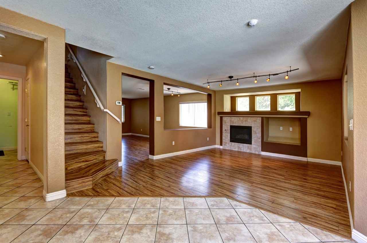 7545 Tumbling St - Photo 5 of 19