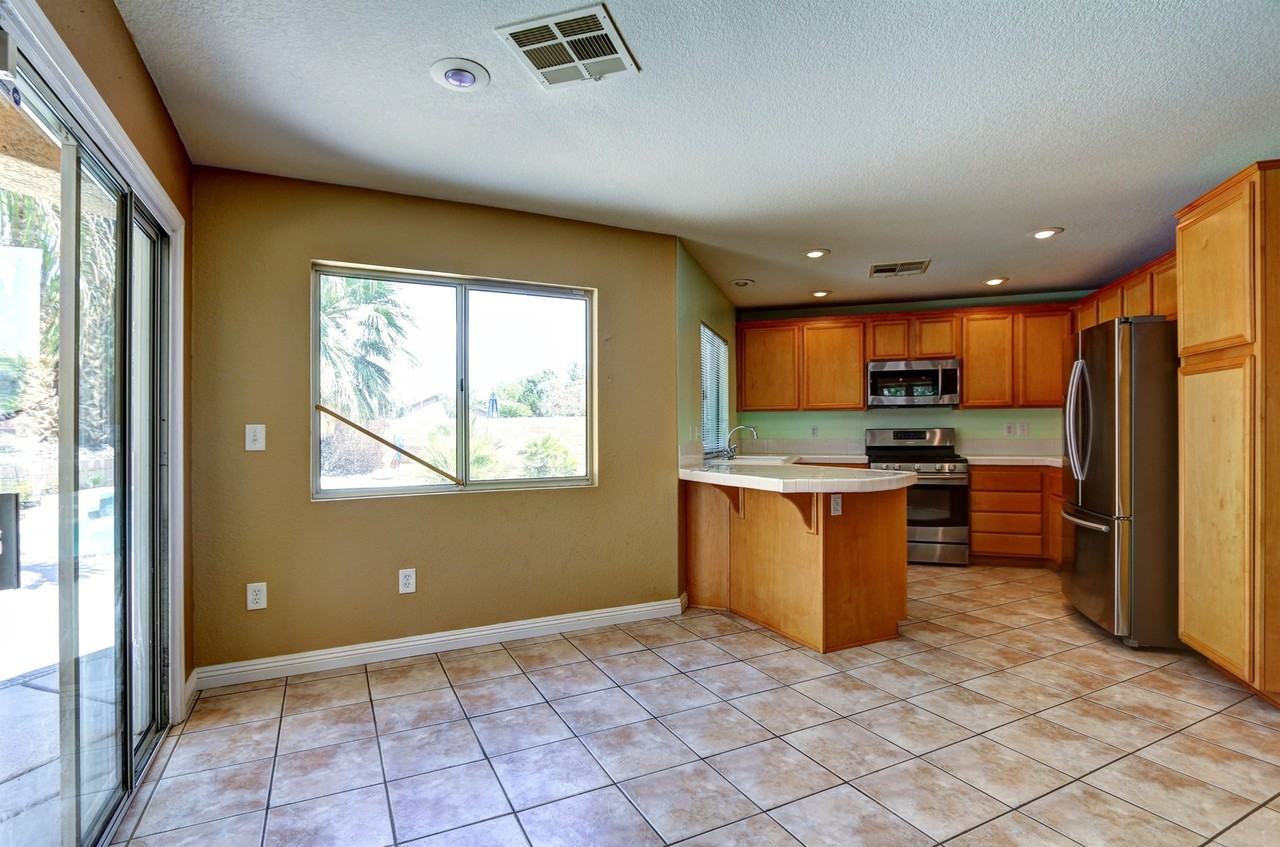 7545 Tumbling St - Photo 7 of 19