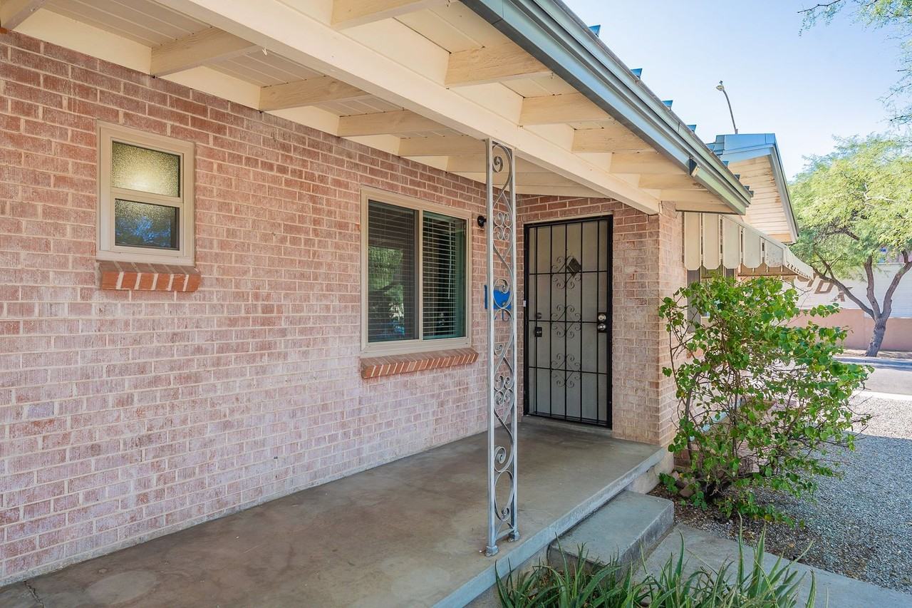 102 N Avenida Carolina - Photo 3 of 34