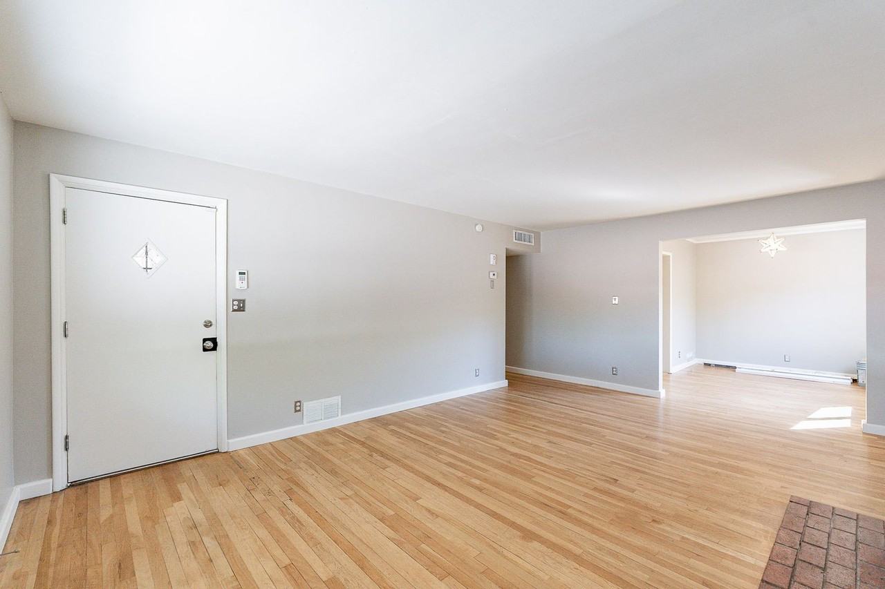 102 N Avenida Carolina - Photo 4 of 34